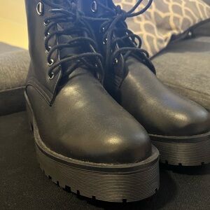Black Lace-Up Lug Women's Boots with Leopard trim